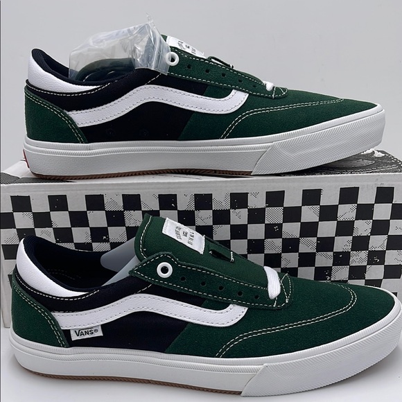 Vans Men's Green and Black Sneakers Gilbert CrockeDark Green/WhiteVN0A5JIFDGY